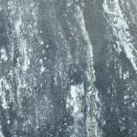 Migmatito plokštės 60x30x3(h) cm, pilkos. Visos kraštinės pjautos, viršus poliruotas